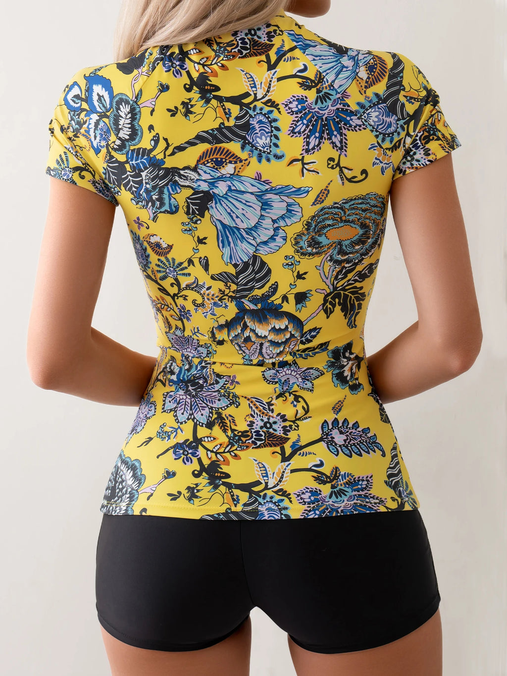 Women's 2 Piece Rash Guard Set Yellow Floral Print Short Sleeve Zipper Front Top with Black Boy Shorts UV Protection Swimwear