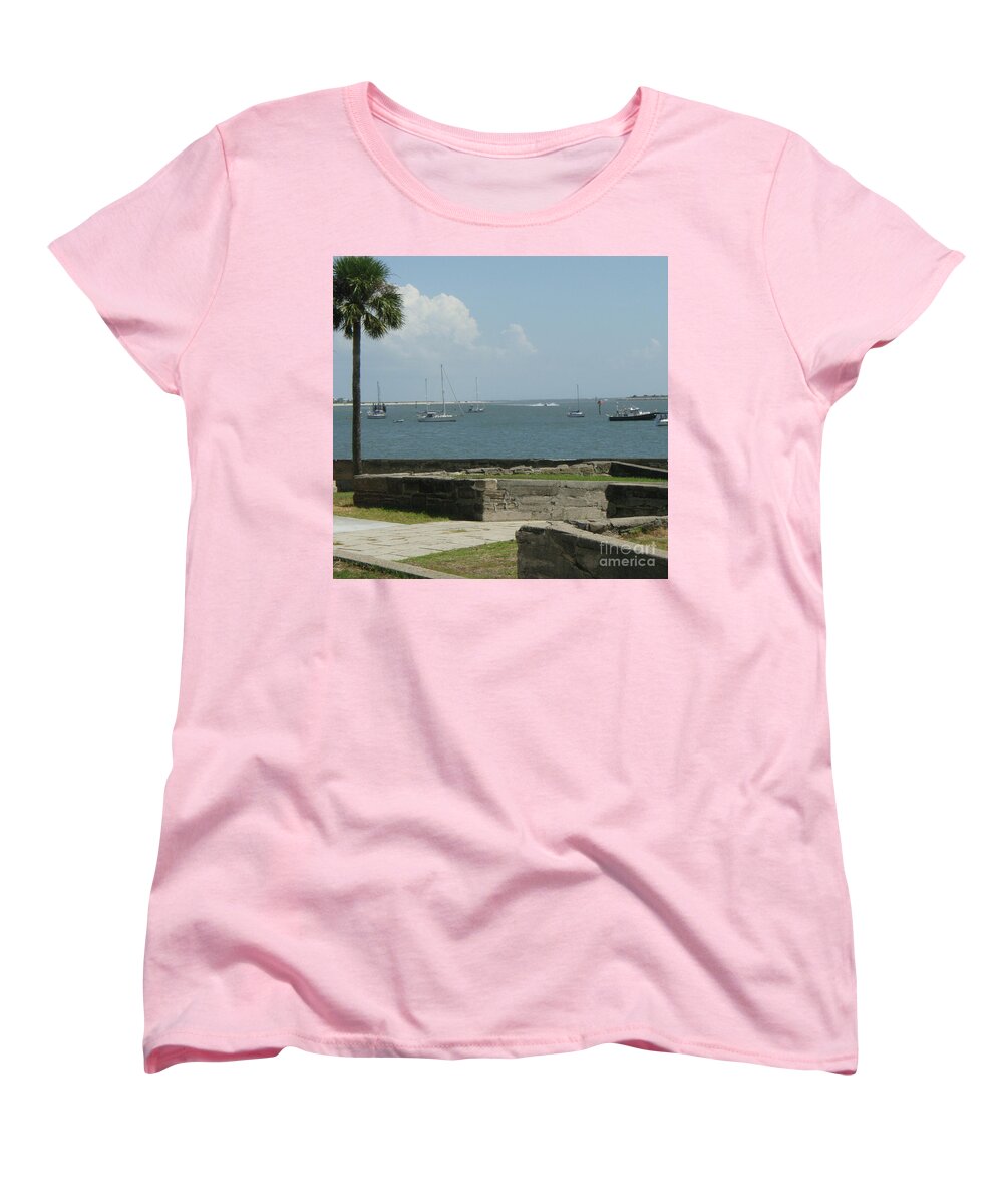 Coastal View with Sailing Boats - Women's T-Shirt (Standard Fit)