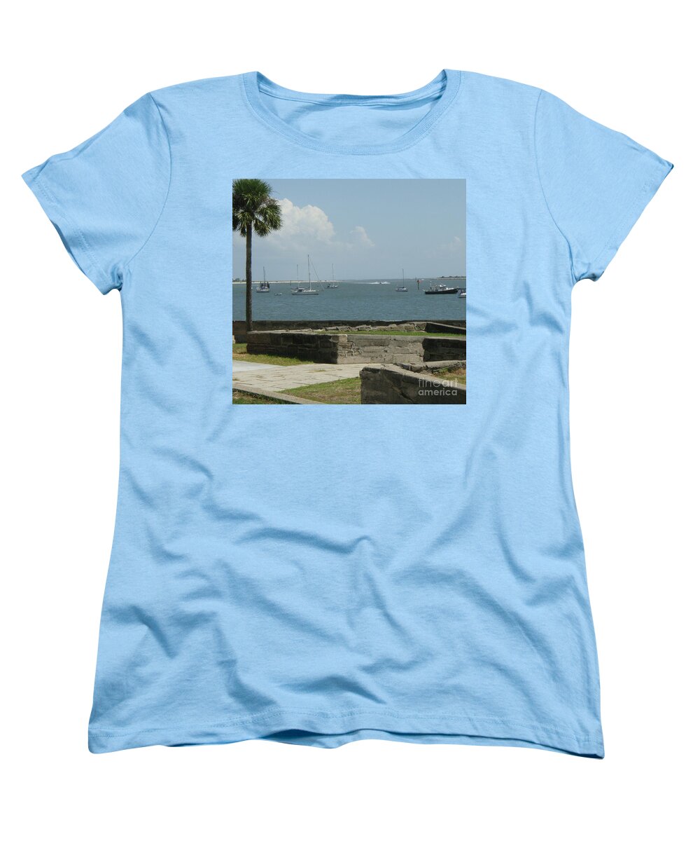 Coastal View with Sailing Boats - Women's T-Shirt (Standard Fit)