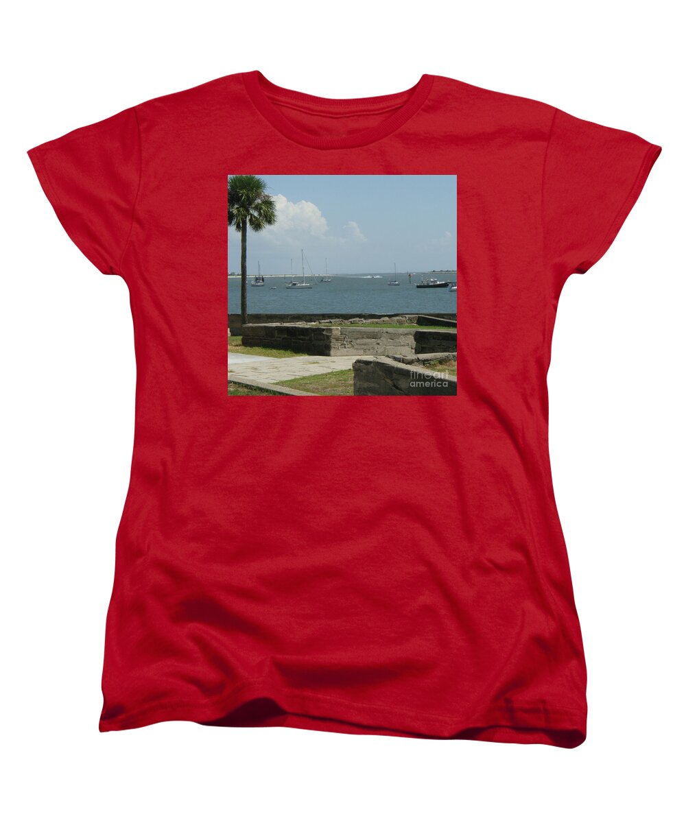 Coastal View with Sailing Boats - Women's T-Shirt (Standard Fit)