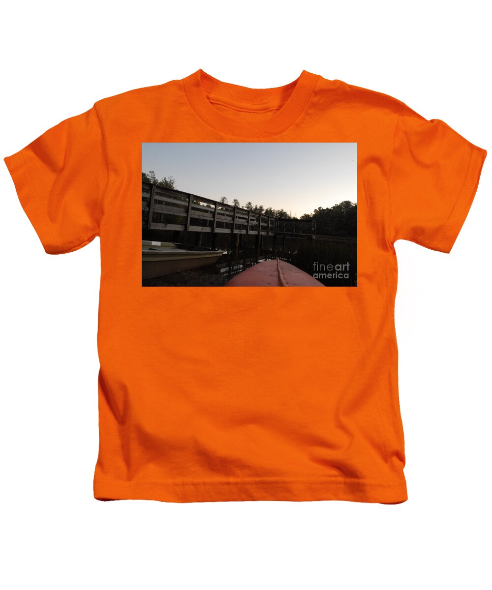Kayak by Wooden Dock at Dusk - Kids T-Shirt