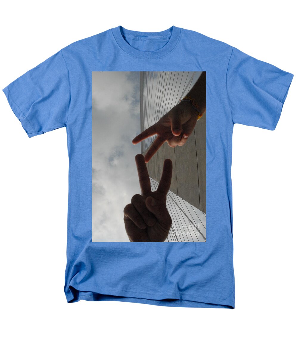 Peace Gesture Against Skyscraper - Men's T-Shirt  (Regular Fit)