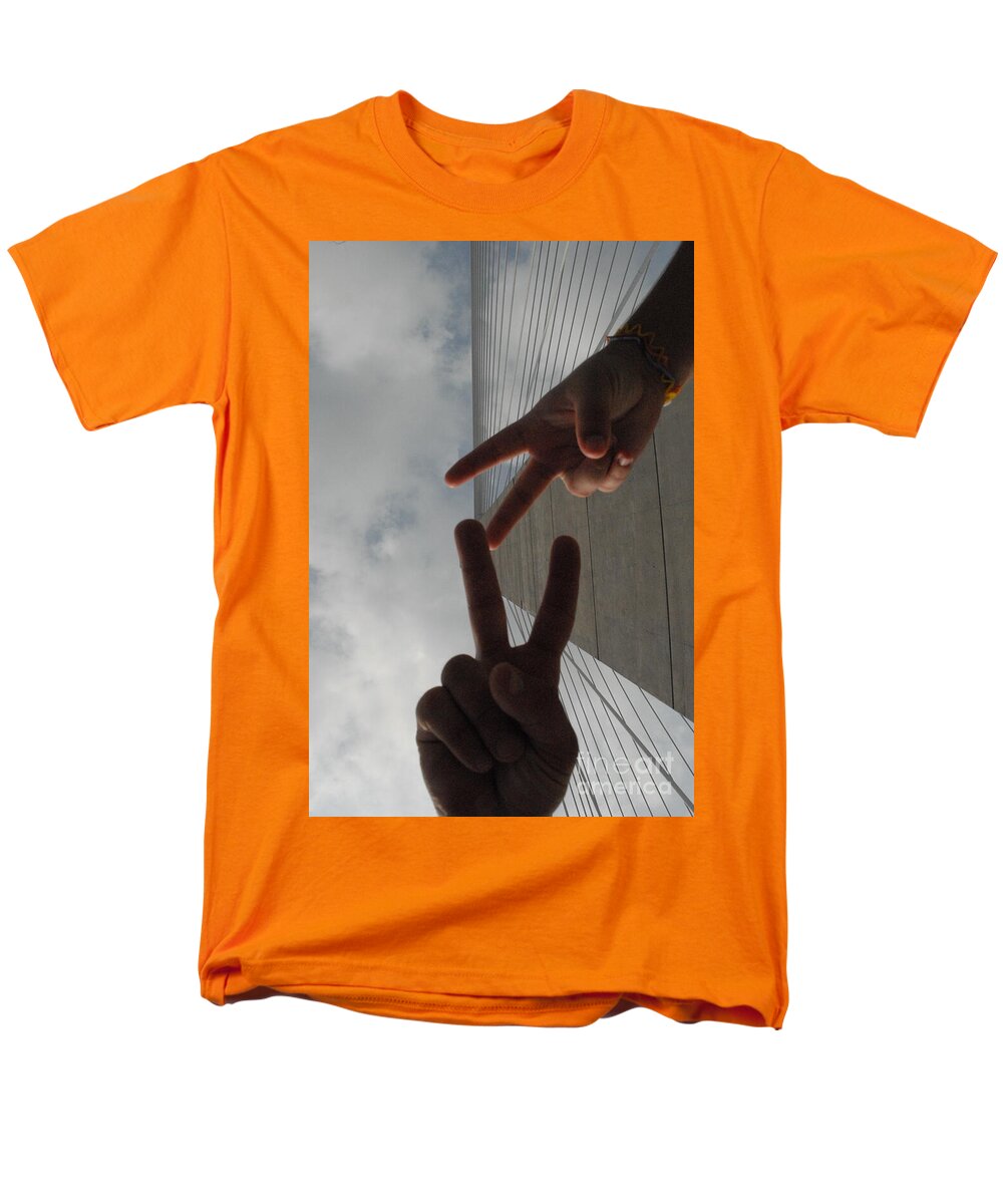 Peace Gesture Against Skyscraper - Men's T-Shirt  (Regular Fit)