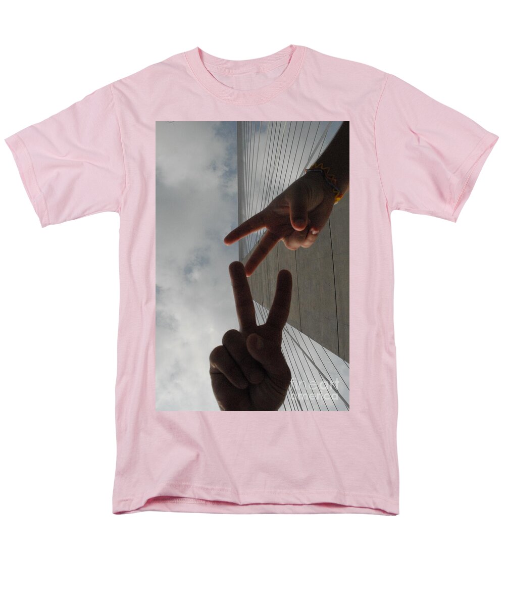 Peace Gesture Against Skyscraper - Men's T-Shirt  (Regular Fit)