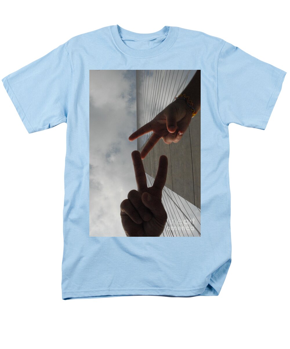 Peace Gesture Against Skyscraper - Men's T-Shirt  (Regular Fit)