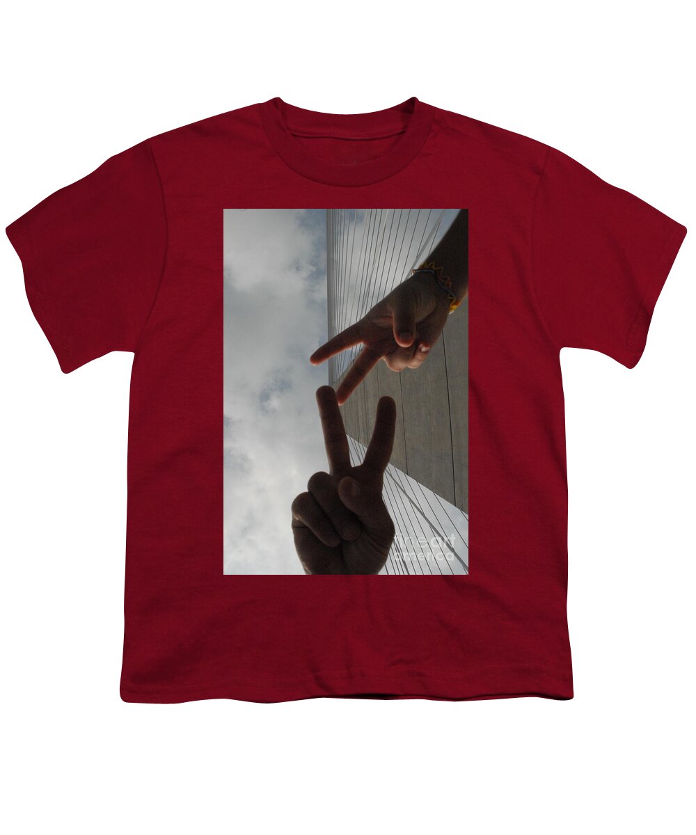 Peace Gesture Against Skyscraper - Youth T-Shirt