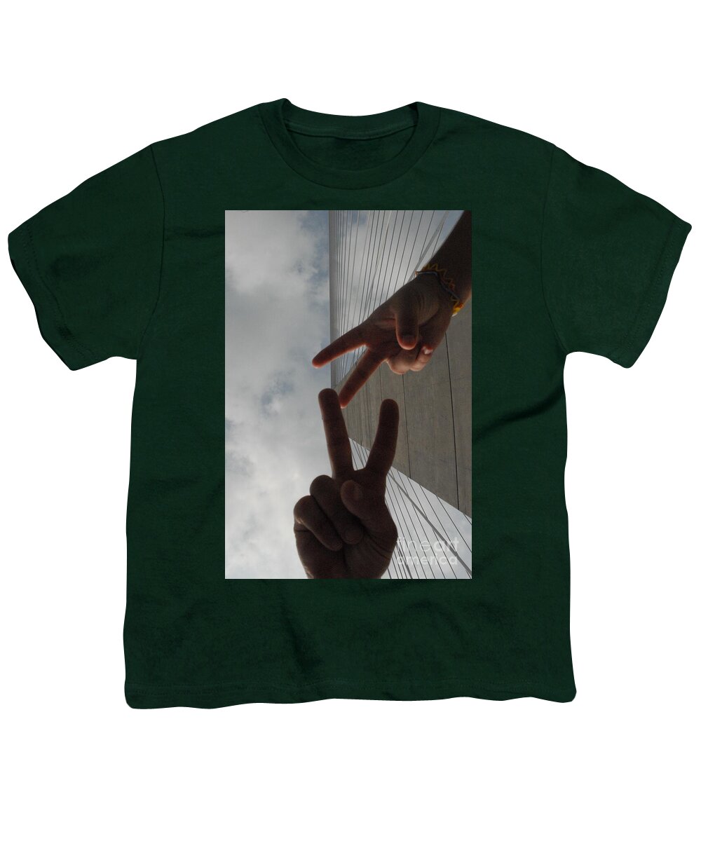 Peace Gesture Against Skyscraper - Youth T-Shirt