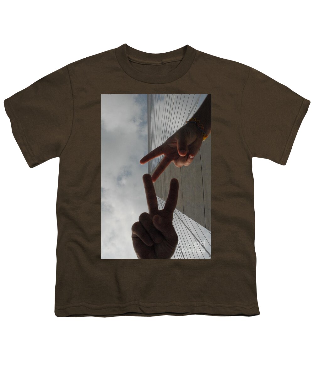 Peace Gesture Against Skyscraper - Youth T-Shirt