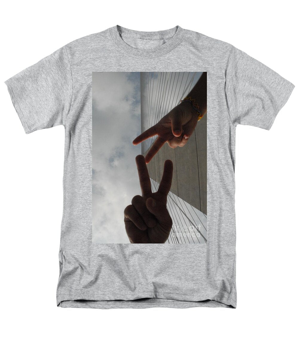 Peace Gesture Against Skyscraper - Men's T-Shirt  (Regular Fit)