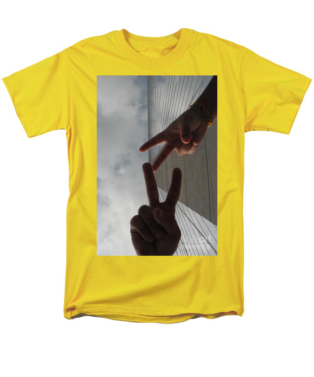 Peace Gesture Against Skyscraper - Men's T-Shirt  (Regular Fit)