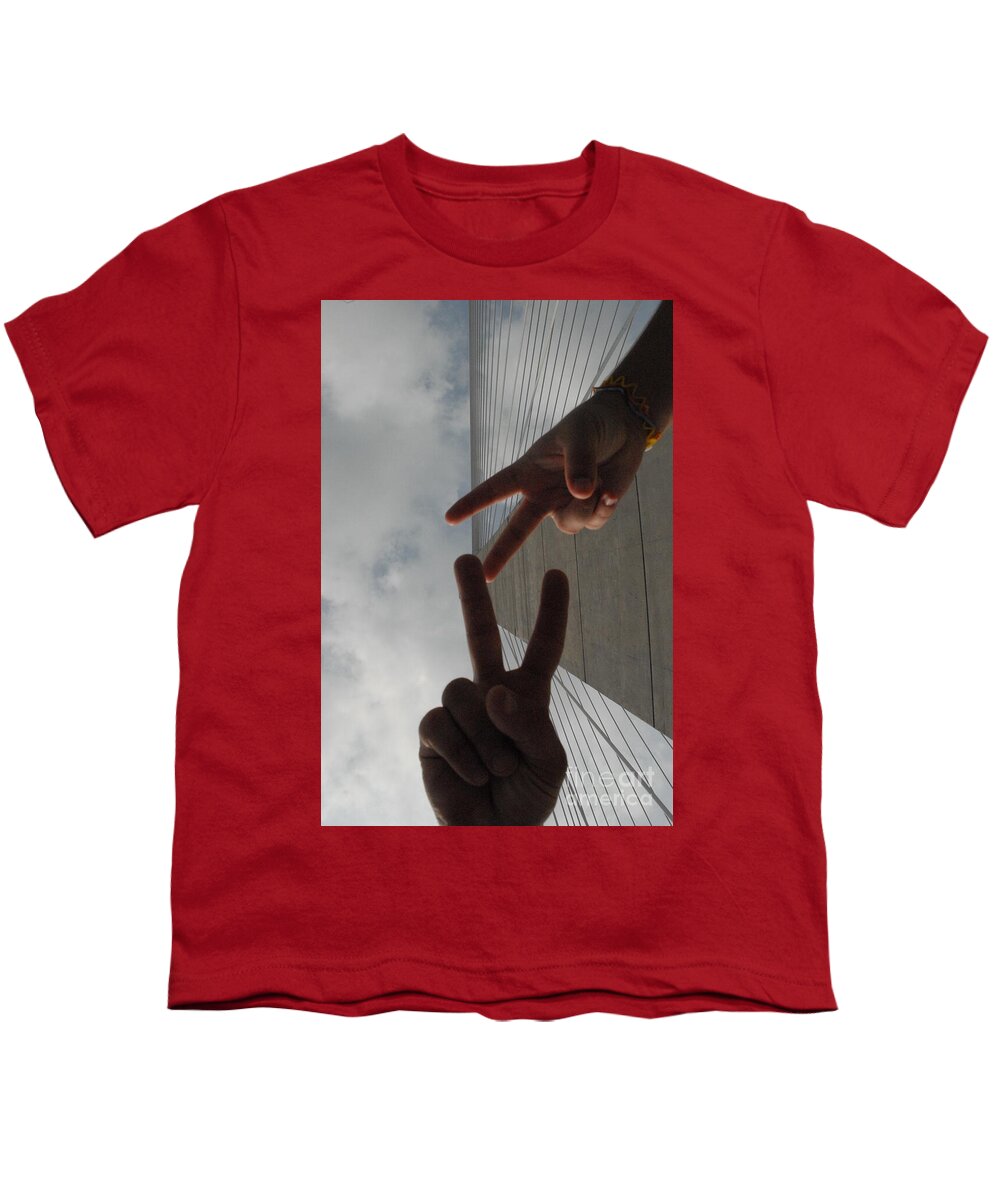 Peace Gesture Against Skyscraper - Youth T-Shirt