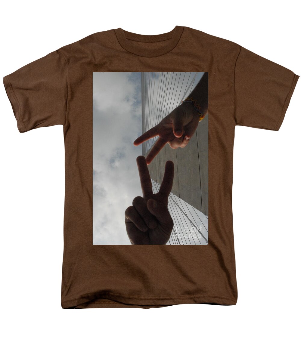 Peace Gesture Against Skyscraper - Men's T-Shirt  (Regular Fit)