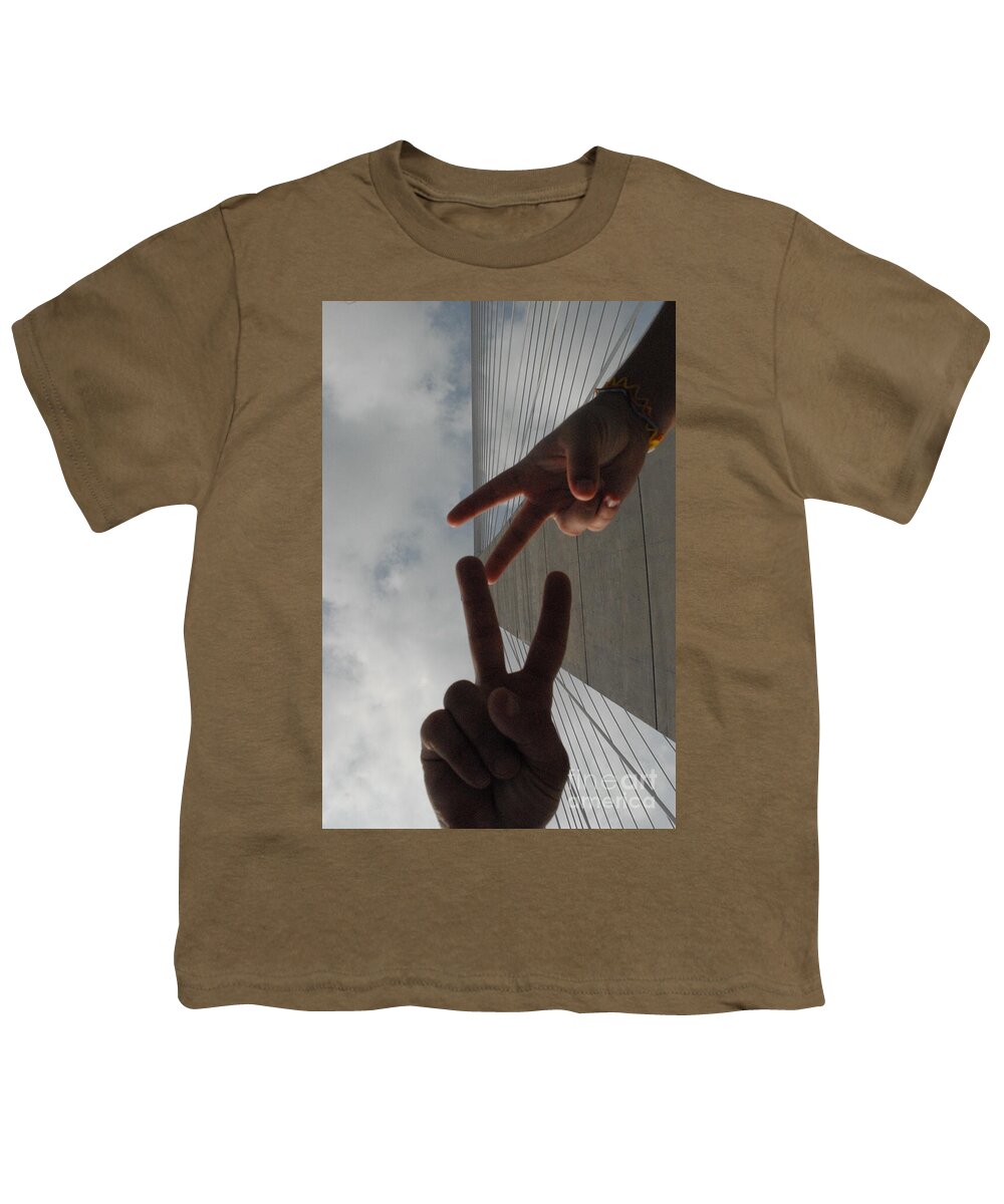 Peace Gesture Against Skyscraper - Youth T-Shirt