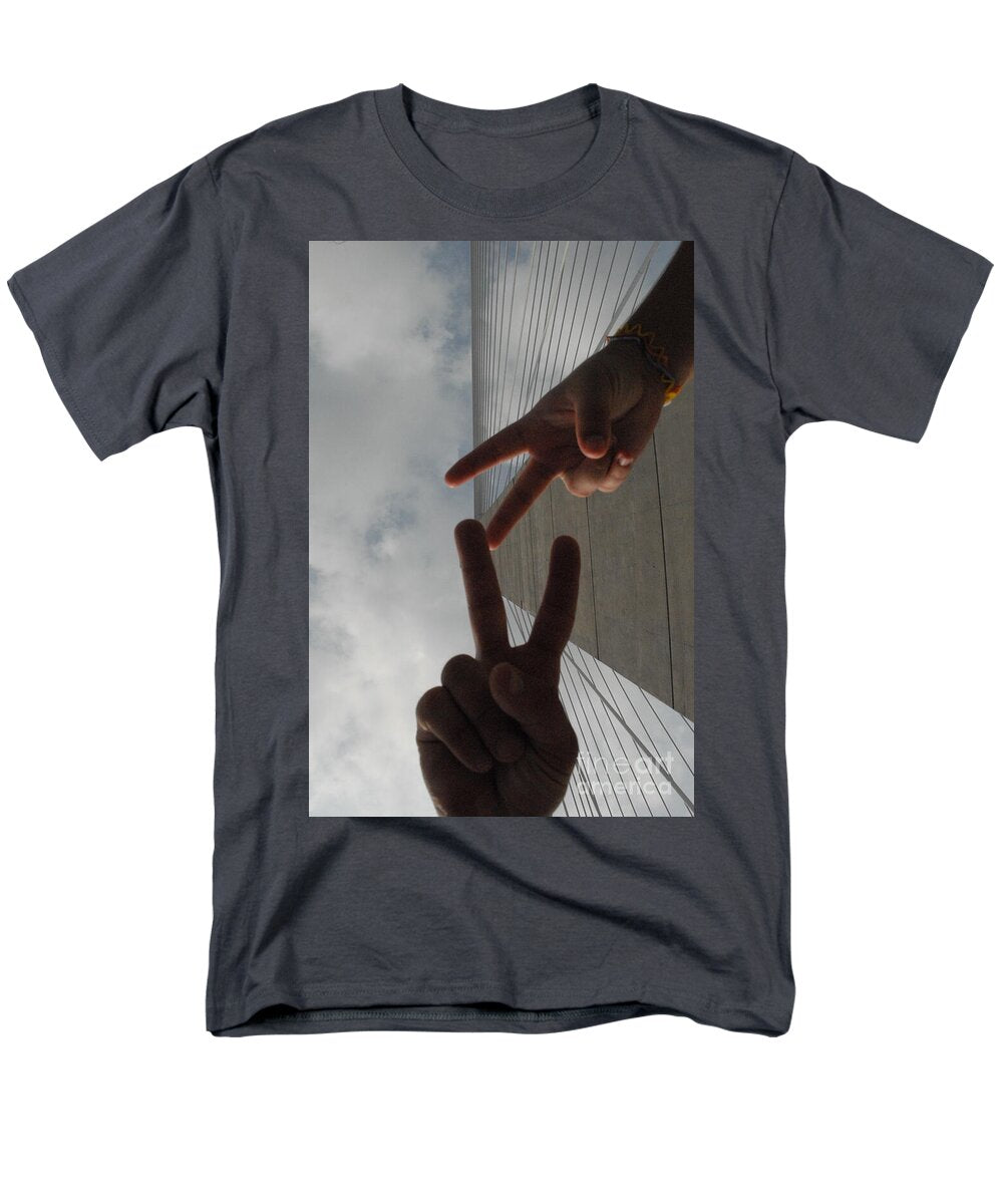 Peace Gesture Against Skyscraper - Men's T-Shirt  (Regular Fit)