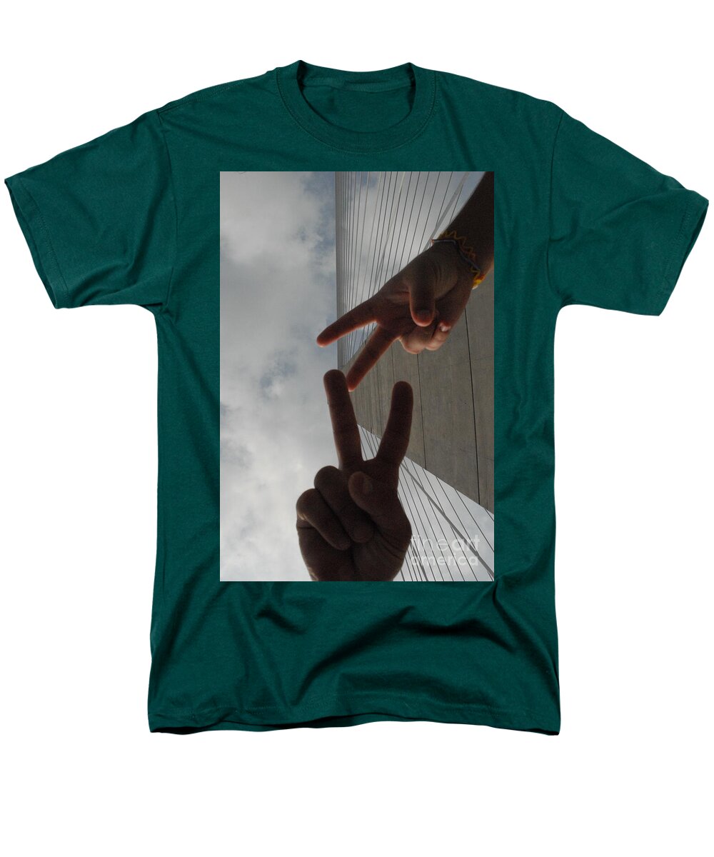 Peace Gesture Against Skyscraper - Men's T-Shirt  (Regular Fit)
